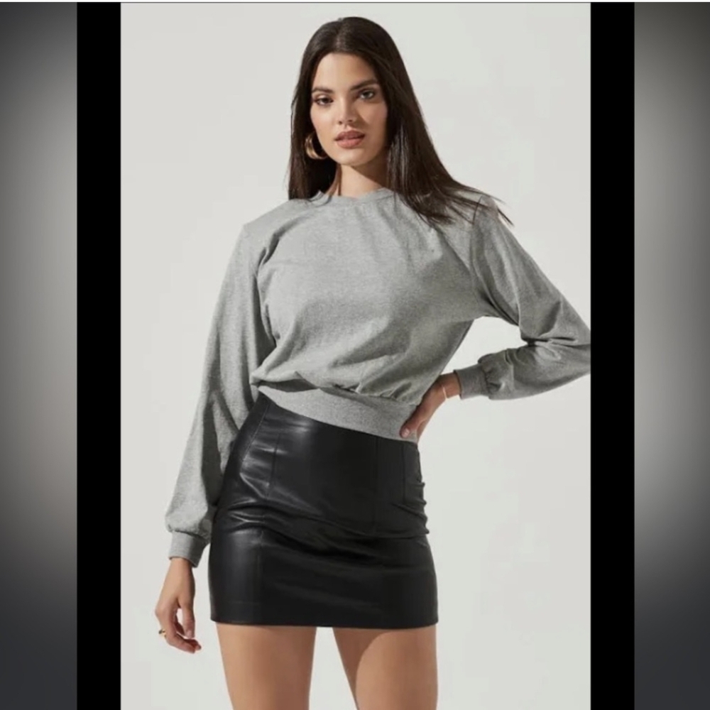 NWT ASTR the label 100% Cotton Sweatshirt with Shoulder Pads